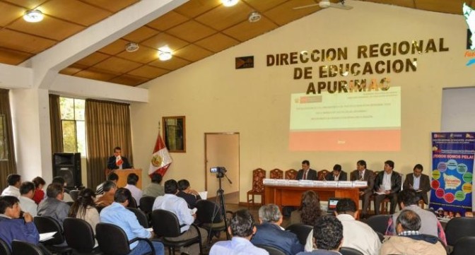 DRE Apurímac presenta iniciativas legislativas para trabajadores del sector educació