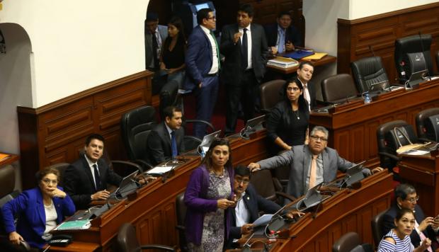 Congreso aprobó creación de una comisión investigadora para textos escolares