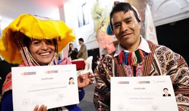 Cusco: certifican a 422 servidores públicos que pueden atender en quechua