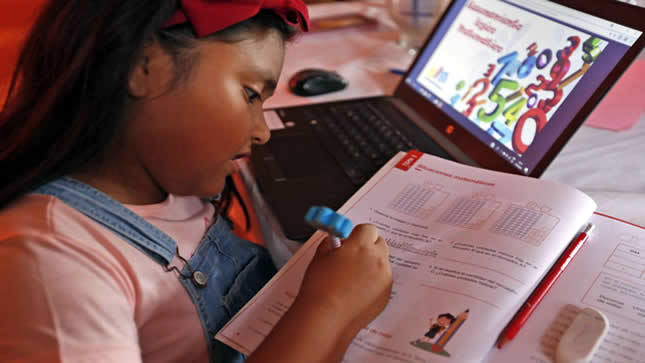 Colegios en zonas con poca conectividad y sin casos de coronavirus abrirían sus puertas